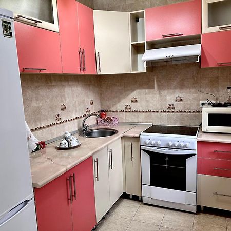 Майлина 10 Аэропорт Appartement Turksib Buitenkant foto