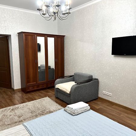 Майлина 10 Аэропорт Appartement Turksib Buitenkant foto