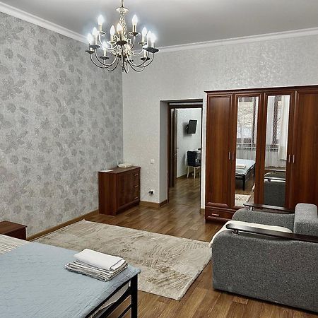 Майлина 10 Аэропорт Appartement Turksib Buitenkant foto