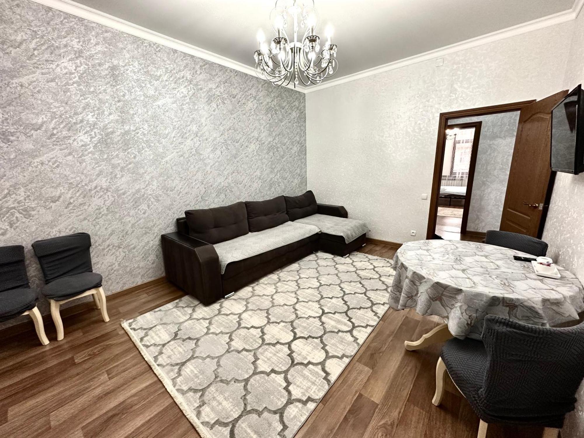 Майлина 10 Аэропорт Appartement Turksib Buitenkant foto